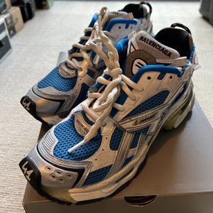 Balenciaga runner blue